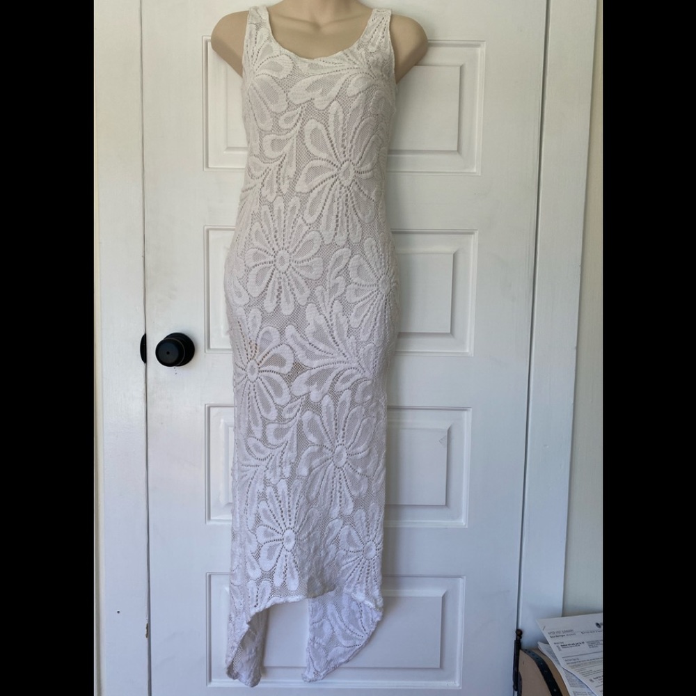 New Jen’s Pirate beauty crochet floral long fitted sexy dress. Small